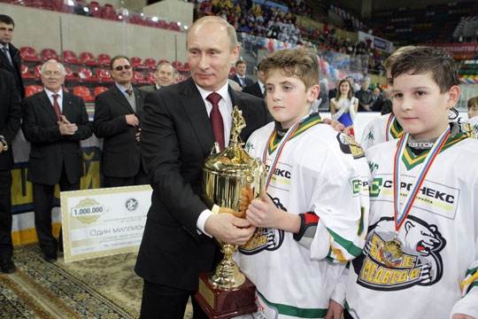 «Белые медведи» при поддержке «РиэлтСтройком» стали победителями турнира «Золотая шайба»